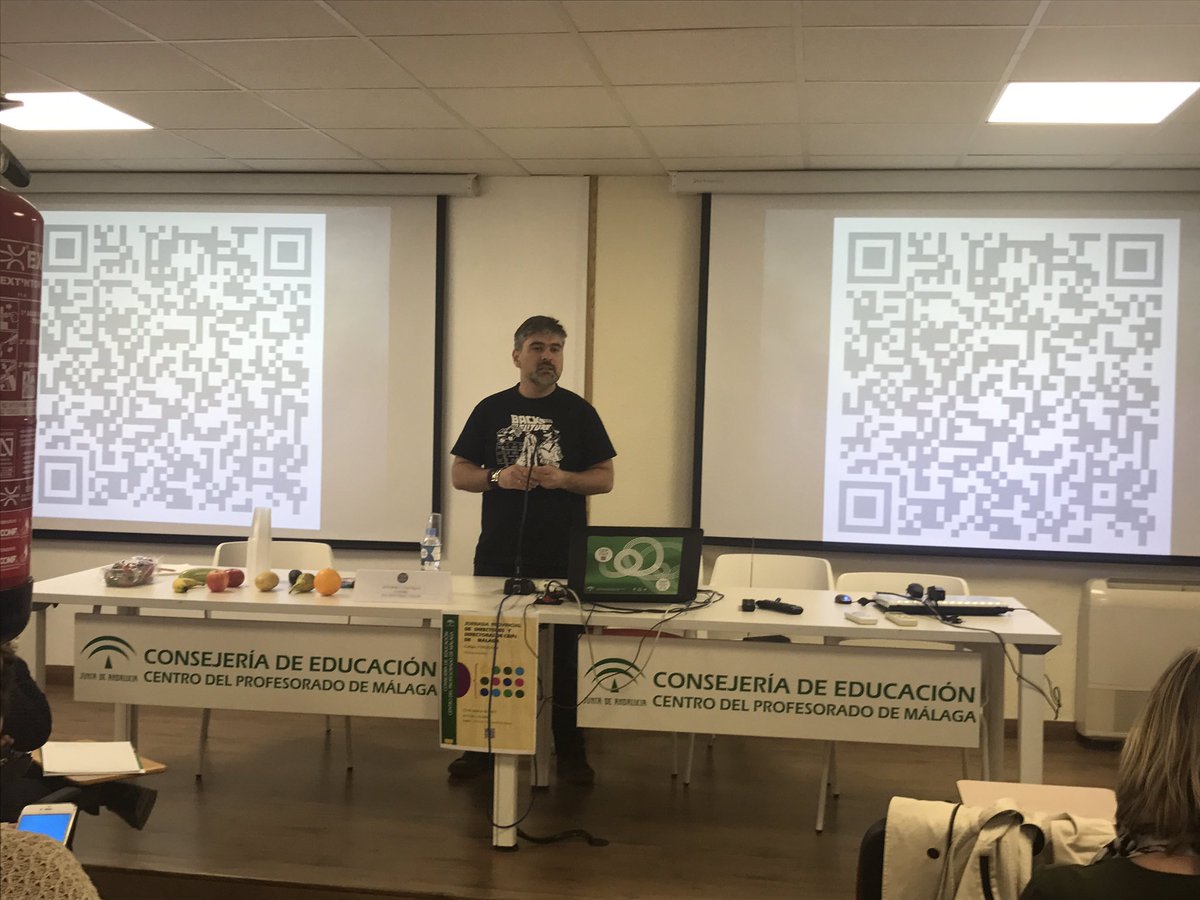 CEIPCARMBURG's tweet photo. Jornadas de dirección de centro. Flipped Learning como motor del cambio en las aulas @educacionenmlg @PatriciaAlba_ @EducaAnd https://t.co/5lBGqJ4g0I
