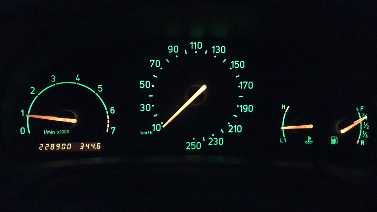 StanceFinland's tweet image. Great classic #IPdesign #UIdesign from one the master creators of the genre. Name the brand... #carinteriordesign