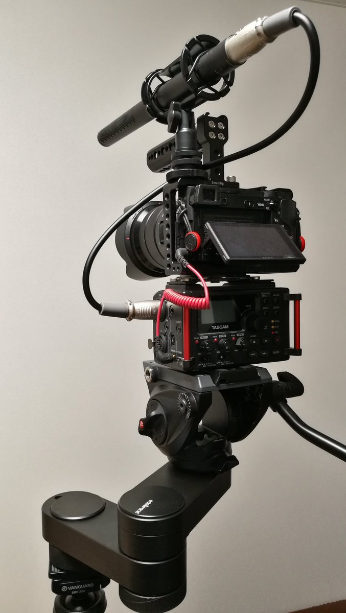 tsuttonton's tweet photo. モデルネーム"民生機アルマゲドン"
#Rode #ntg4 #α6300 #Smallrig
#dr60d #wing7 #Manfrotto
#mvh500 #190go https://t.co/7qHPFg2vCs