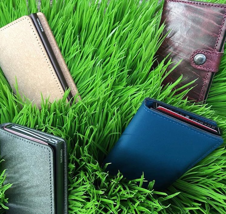 CarameloJP's tweet photo. We have 5 Wallets left!!! Come get yours at 30% off! #wallet #sale #Boston #Jamaicaplain #menswear https://t.co/5MVnuxKiLr