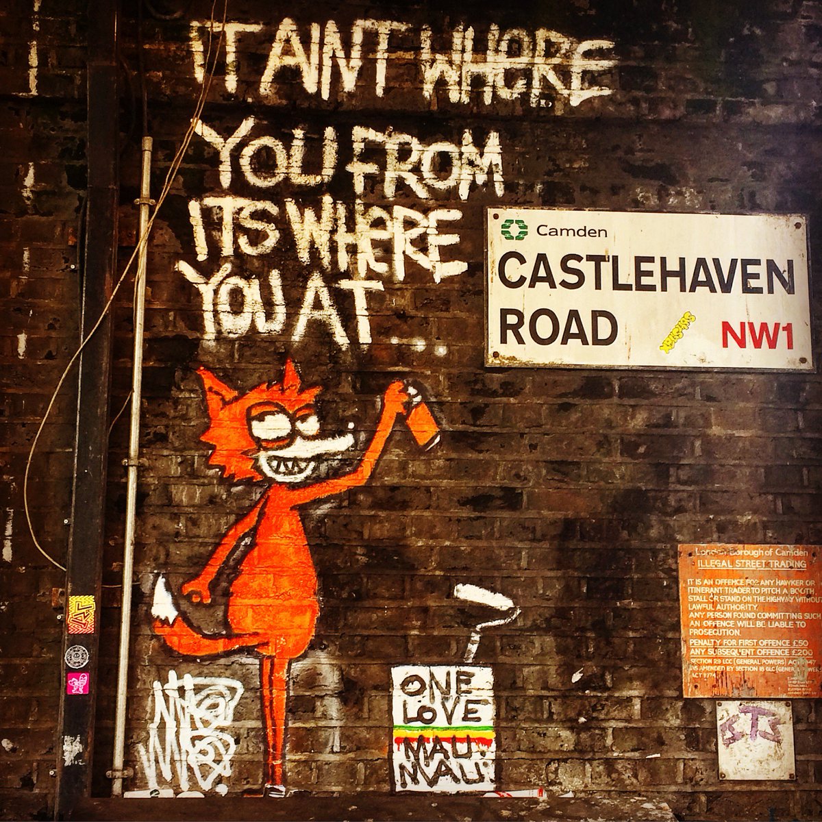 🎨 <a href="/maumauart/">MauMau</a> 🗺 Castlehaven Road, London NW1 📆 March 2017 #camden #streetart #graffiti #fox #camdenmarket #streetartphotography #ldnstreetart