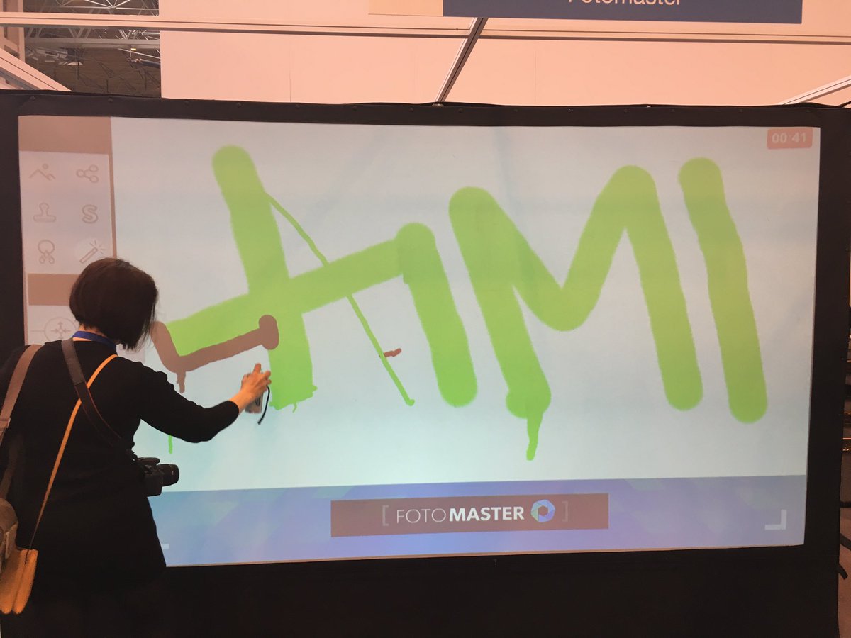 This week, at the <a href="/ukphotoshow/">The Photography & Video Show</a> trialling the @FotoMaster1 graffiti wall #UKPhotoShow #artistlife #lutonartist