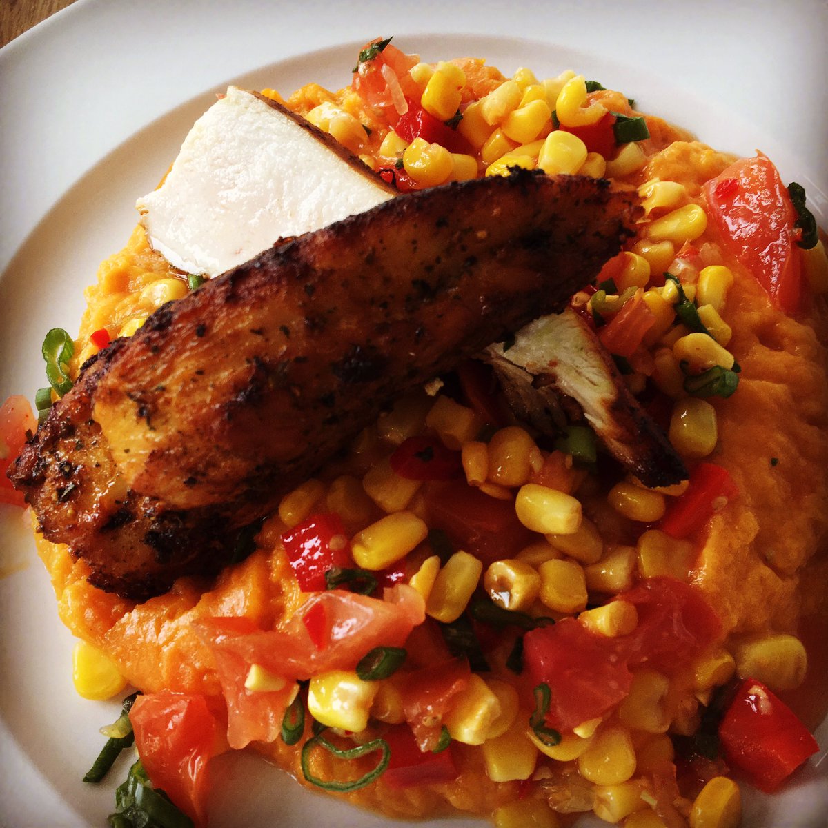 gourmadness's tweet photo. Cornfed chicken on a bed of  corn. Making ends meet. https://t.co/CyFIjWWGaA