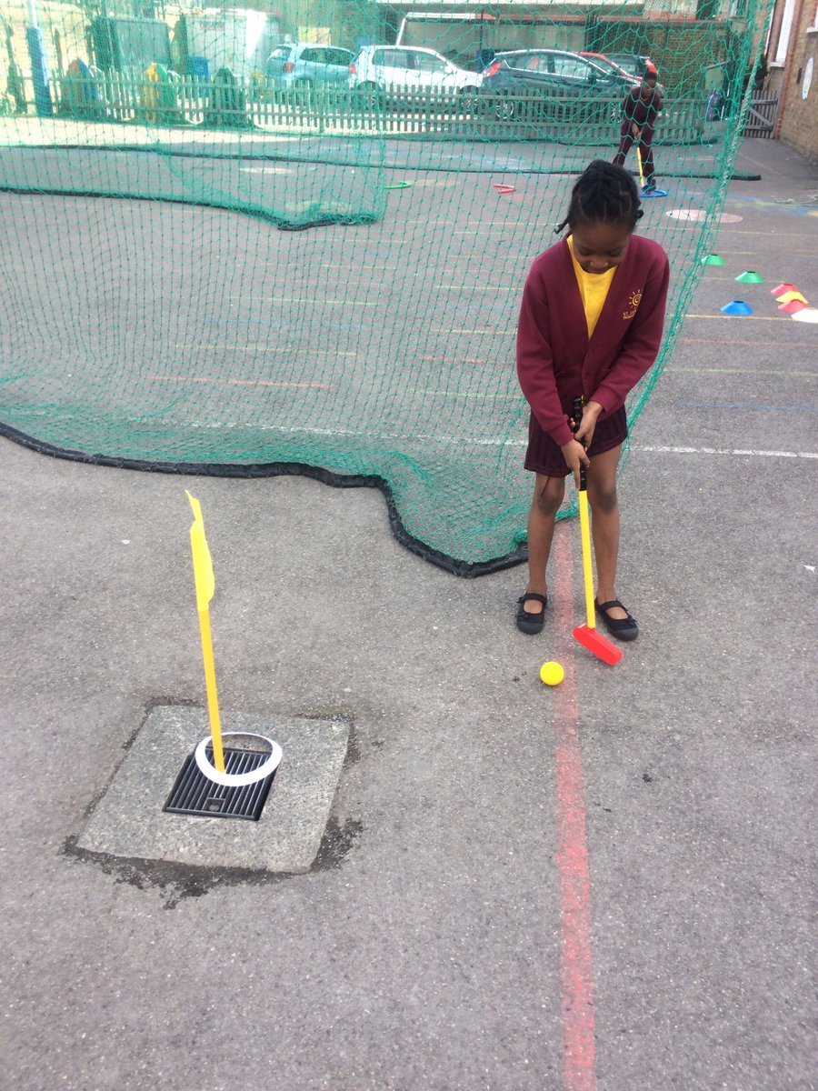 St_JamesPE1's tweet photo. A lovely afternoon with year 3 playing Tri Golf. @PGATOUR @McIlroyRory #nextrorymcilroy @EuropeanTour https://t.co/gaHZd7zcca