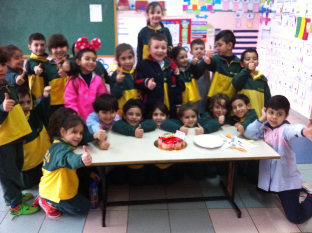 Darineyassine's tweet photo. Happy Children's Day! Thank u Leanne for this initiated action! KG3Ss celebrating🎊together🎉 joyfully @Hhhsinfo https://t.co/gbCjEJCzpY