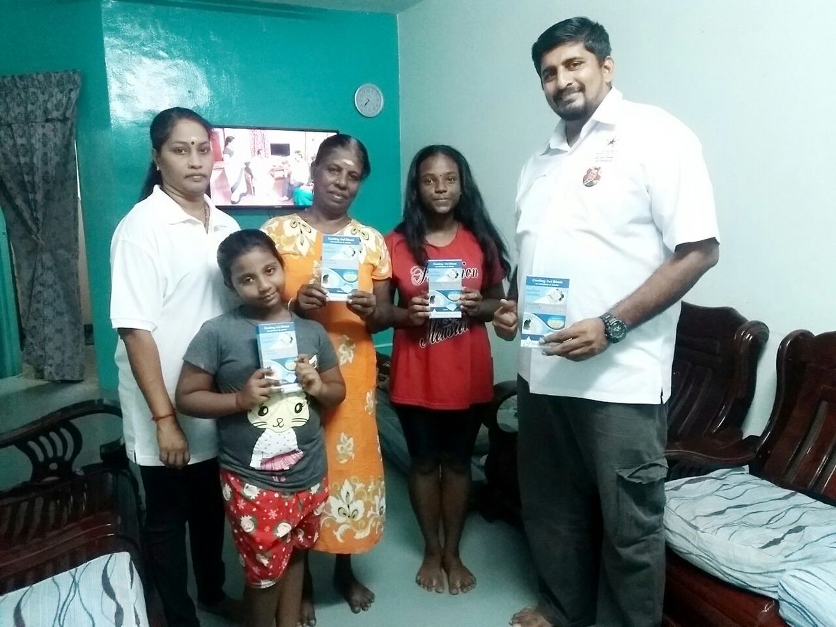 PPPSetiawangsa's tweet photo. #myPPP #P2baM #challenge365myPPP #Day81 Sumbangan Pelekat Cool Gel di PPR Sri Semarak @m_kayveas @simonsuresh1 @aliomarAR @barisanasional https://t.co/QvM5tDRaR6