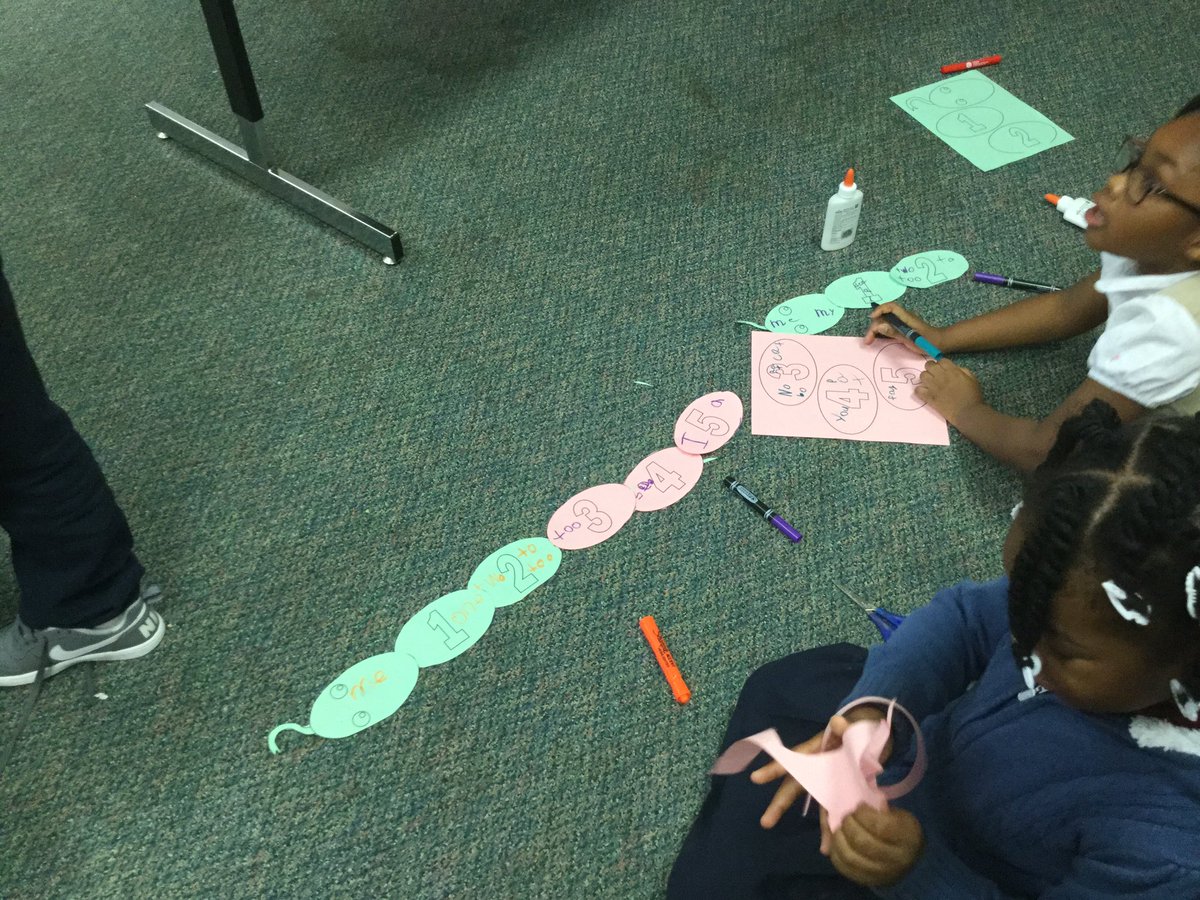 GriceMgrice's tweet photo. Counting,mearsuring writing sight words from memory # learning in many ways  @sukaratana_lcss @Supt_LCSS https://t.co/rRGUBlJ8qD