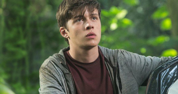 A happy 22nd birthday to Jurassic World\s Nick Robinson. 