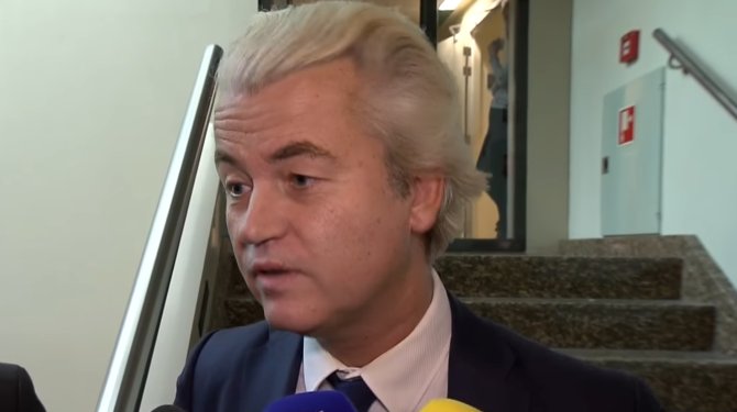 DeSpeld's tweet photo. Wilders: ‘Wij sluiten geen enkele landverrader uit’ - PVV-leider wil samenwerken met laffe neppolitici https://t.co/Pwwlfa2cF4 https://t.co/qR5peeomrq