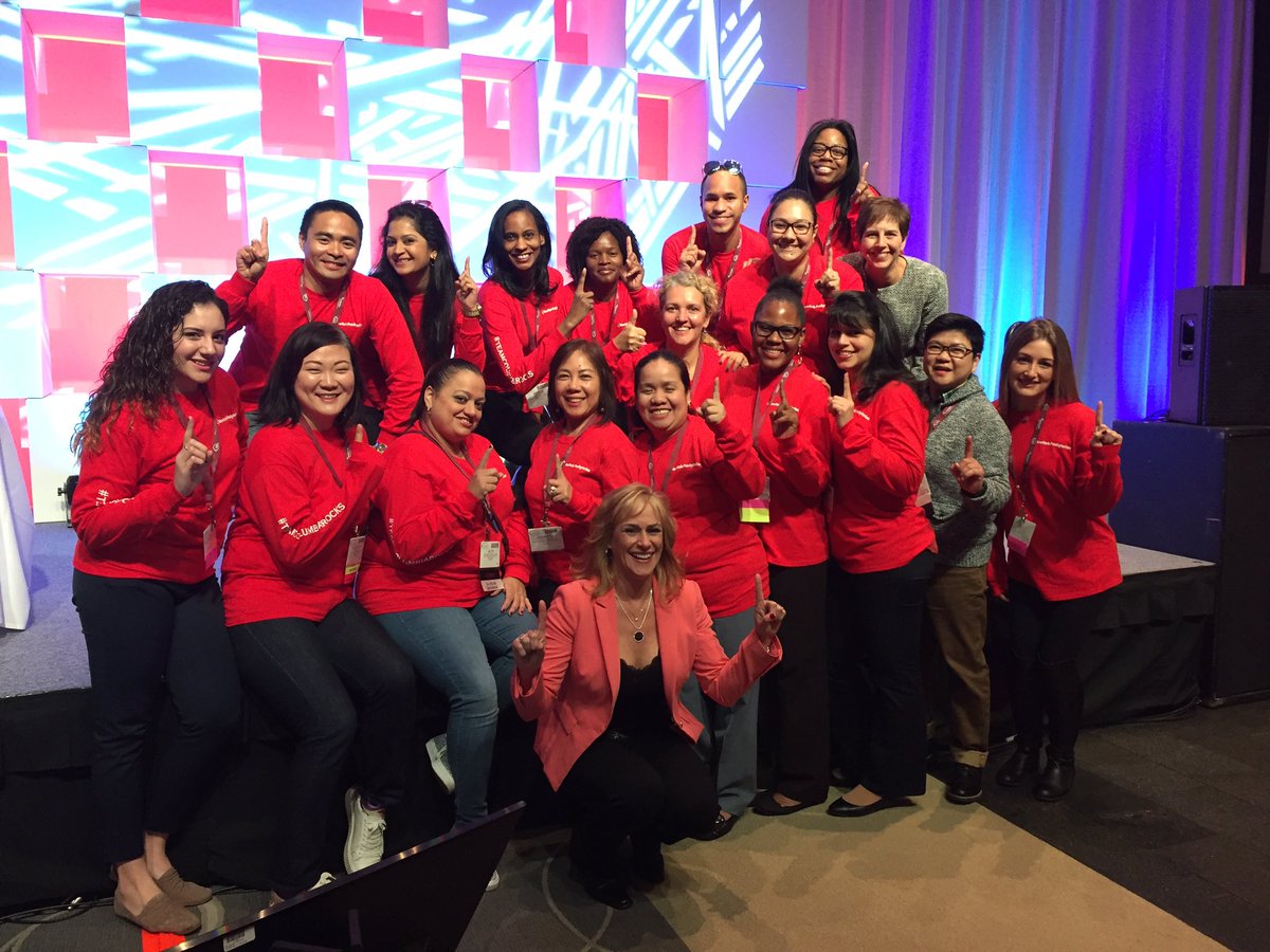 Magnet_Ev_'s tweet photo. Picture with the AANN President Cindy Sullivan @HeadRNColumbia @MirErnestoRN #nypnurses #nyp #teamcolumbiarocks https://t.co/W9zARYzy03