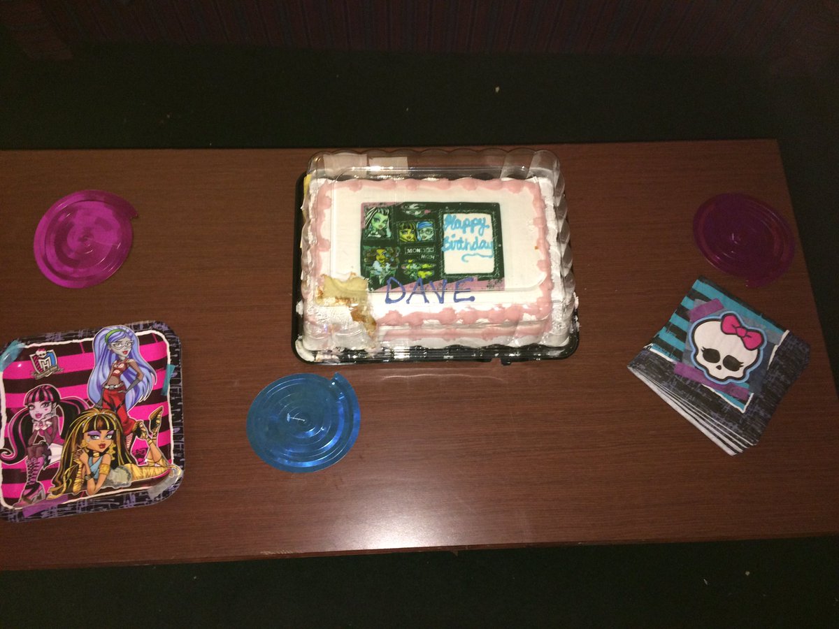 cousinscollect's tweet photo. My #Birthdaycake @MonsterHigh #monsterhigh #wednesdaywisdom #boyfriend #casino #howdoyouboo #kindmonsters #BornThisWay #gay #gayboy https://t.co/pNGgMDJm9g