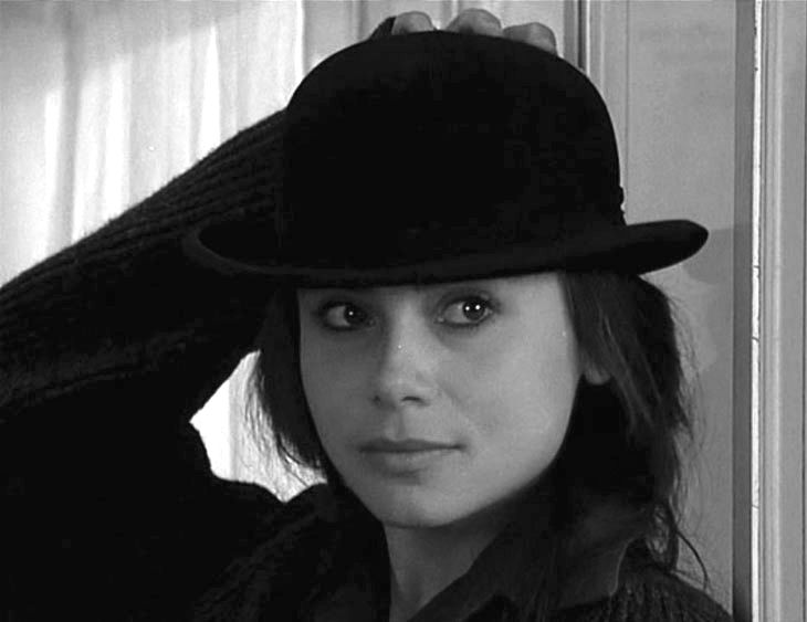 Happy birthday to the incomparable Lena Olin who I can never take my eyes off when on screen. A genuine movie star. 