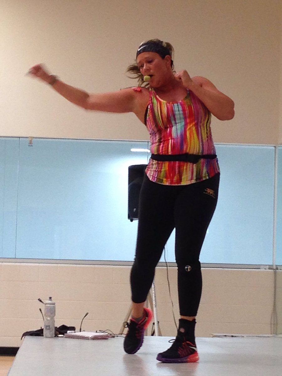 onetoothguelph's tweet photo. It's Baaack!Tonic Surge tank! Now multicolour Top made its debut inLynne SkiltonHayes @guelph_gryphons #CardioKickBox class #fitness #guelph https://t.co/R2YFqMEIYt