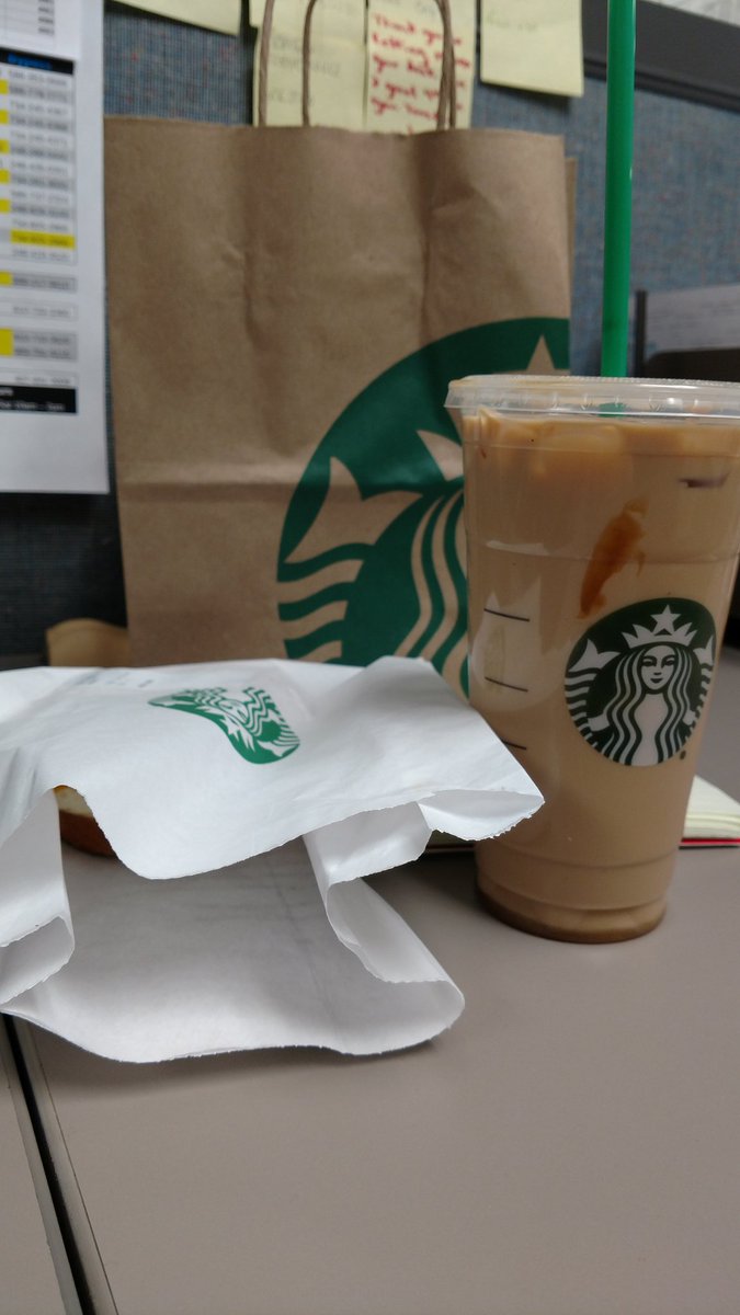 MadameBbath's tweet photo. @DasGrrt  dropped me off at work then went and brought me back Starbucks <3 he's the best boyfriend. https://t.co/vxR7EAuzr6