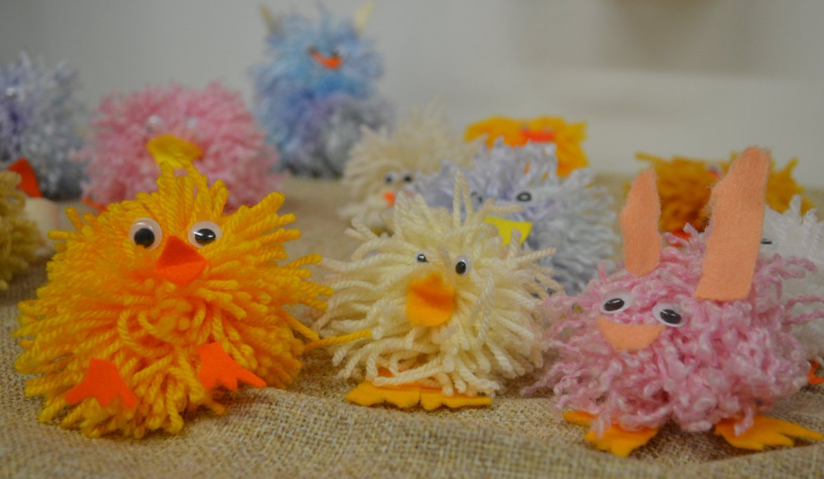 ParagonBath's tweet photo. Year 1 & 2 had a BUSY morning with their Mummies in! Egyptian Mummy making, recorder class with Mrs Kettlety & fluffy chicks #MummyMorning https://t.co/6KDLOqCVze