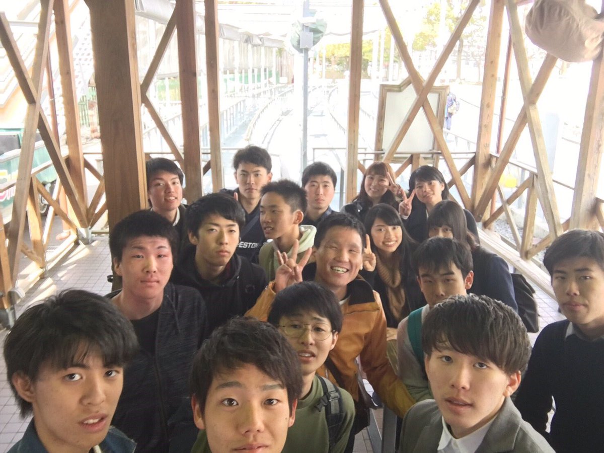 DreamRamira's tweet photo. ちょっと載せるのん遅くなったけど、男子バレ長島旅行&amp;お別れかいほんまに楽しかった！
みんな暖かくて優しくてほんまにほんまに大好きです。男子バレーボールぶに入ってマネさんできてほんまに良かった。本当に楽しくて幸せな時間でした！！！ありがとう！！ https://t.co/LpmrRUAvh2