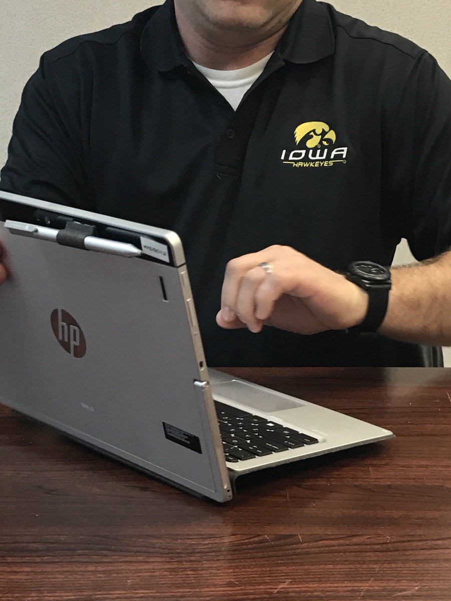 jmacisu80's tweet image. This Wednesday sucks... #work #acrossthetable