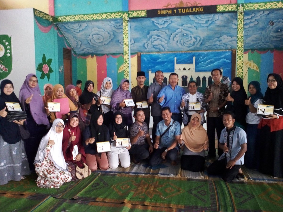 EkoWibo70066860's tweet photo. #surpres presiden RI #
#kemenpan RI #
#Kemendikbud #
Guru honor Komite sekolah negeri propinsi Riau #SK. Kepala sekolah #ekowi (ketua) https://t.co/G4sEvKaJ6O