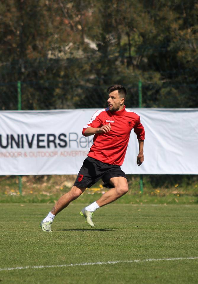 Аздрен Ллуллаку в расположении сборной #ALB 🇦🇱
Матчи:
24/03 - #ITAALB в рамках  #WCQ