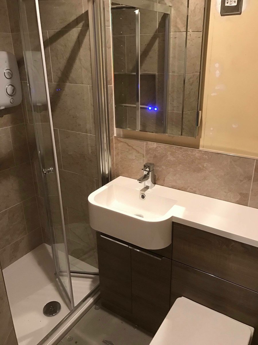 bathstore_more's tweet image. Wow! Check out this sleek, contemporary sink and cabinet! Perfect for all your storage needs in your bathroom! 🚿🛁 #bathroom #storage