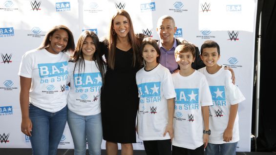 WWECommunity's tweet photo. #WWE recognizes and celebrates our everyday heroes in the community! PHOTOS: https://t.co/mUJue2YjFn #WWEHero https://t.co/pipd22uLop