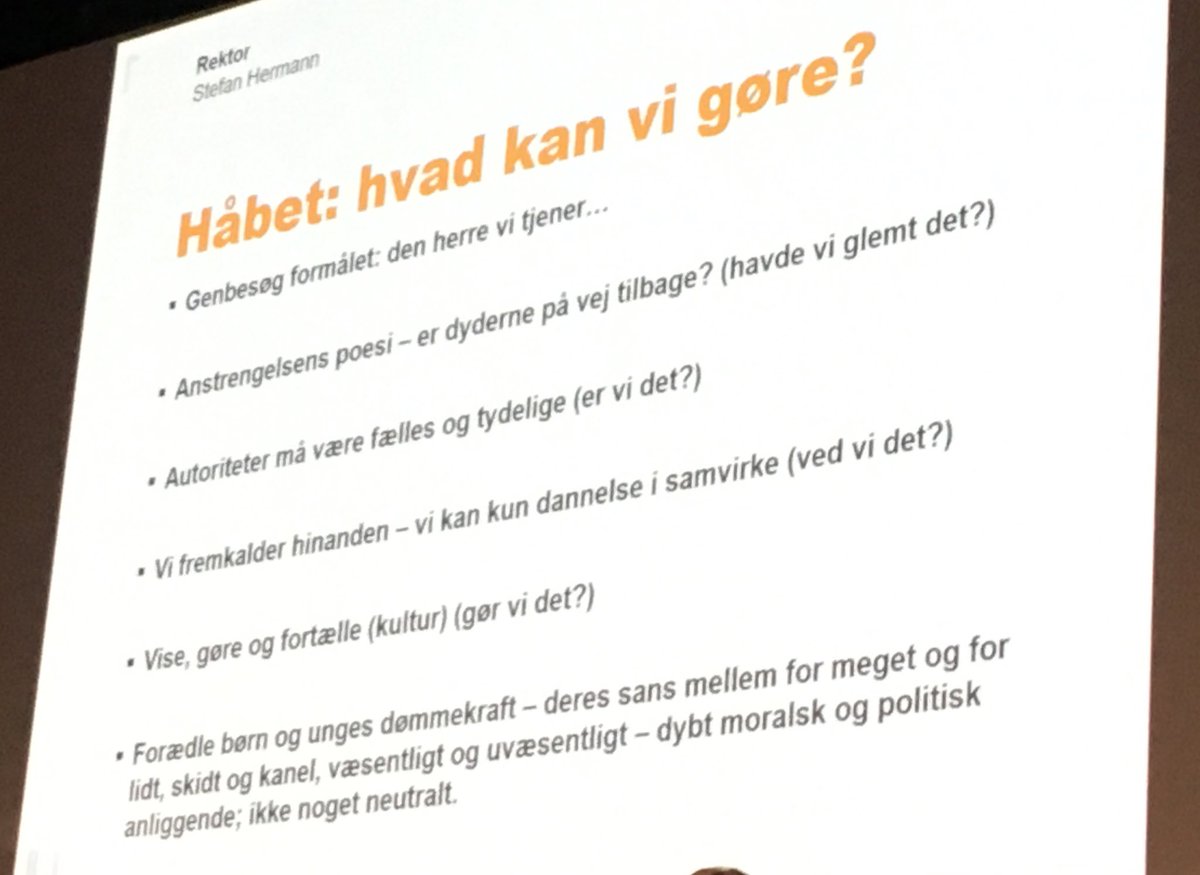 "Anstrengelsens poesi"... det var så smukt. fyraftensmøde for mere end 1700 ansatte. Tak for et super fedt oplæg <a href="/SthePol/">Stefan Hermann</a>