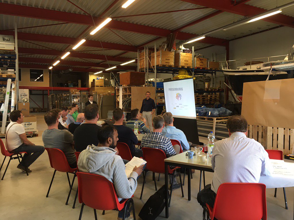 RafaellaBroft's tweet photo. Afgelopen week als keten op bezoek @kievit_warmte; een kritisch partneroverleg over de visie en stappen voor 2017! https://t.co/sm5m5xywG8