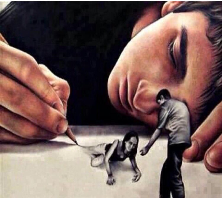 أمضيت عمري أكتب له شوقا
وإذا به لا يعرف القراءة