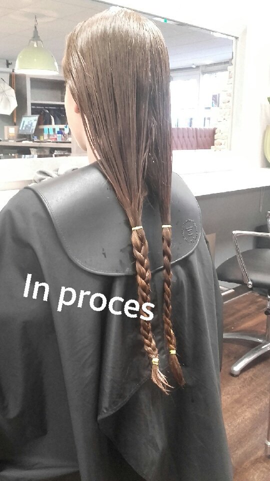 suzan_tw's tweet photo. Haar gedoneerd!! #viethhaarmode #kika #NuVetKort #yasz https://t.co/tPL8qEIzcb