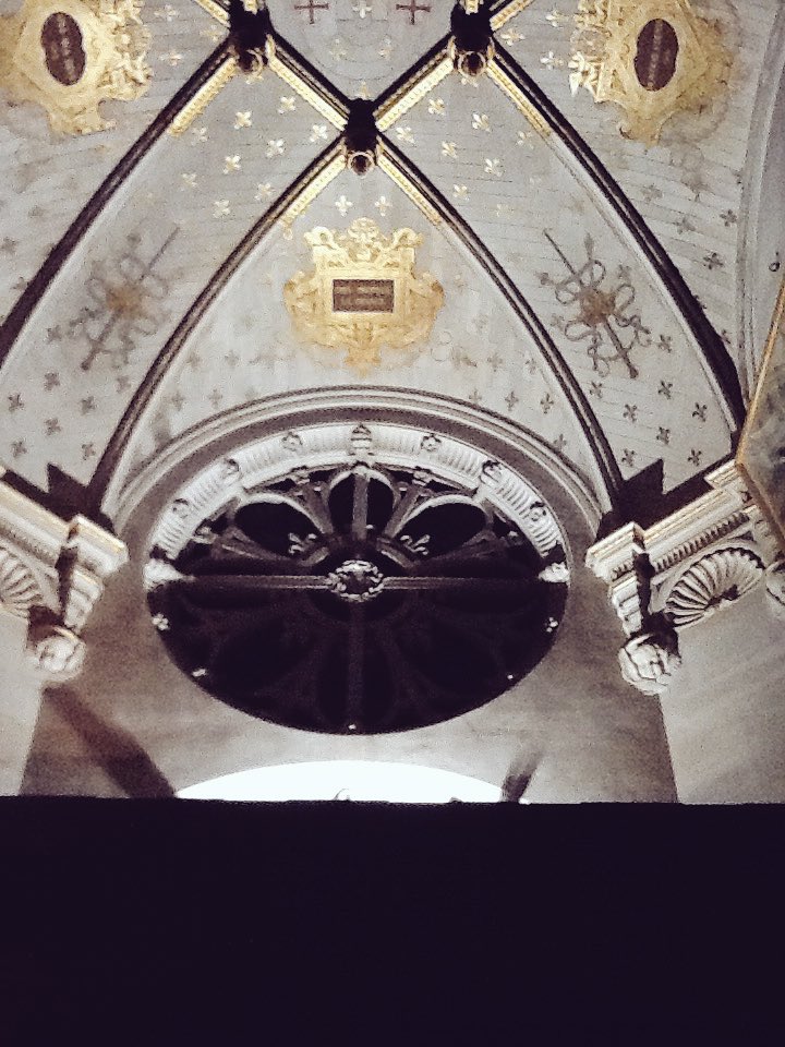 seeksanusername's tweet photo. Découvre pour la 1er fois le @chantillydomain.
Se perdre et se retrouver (seul) dans la chapelle...
#enivrant https://t.co/gds6cl7N0o