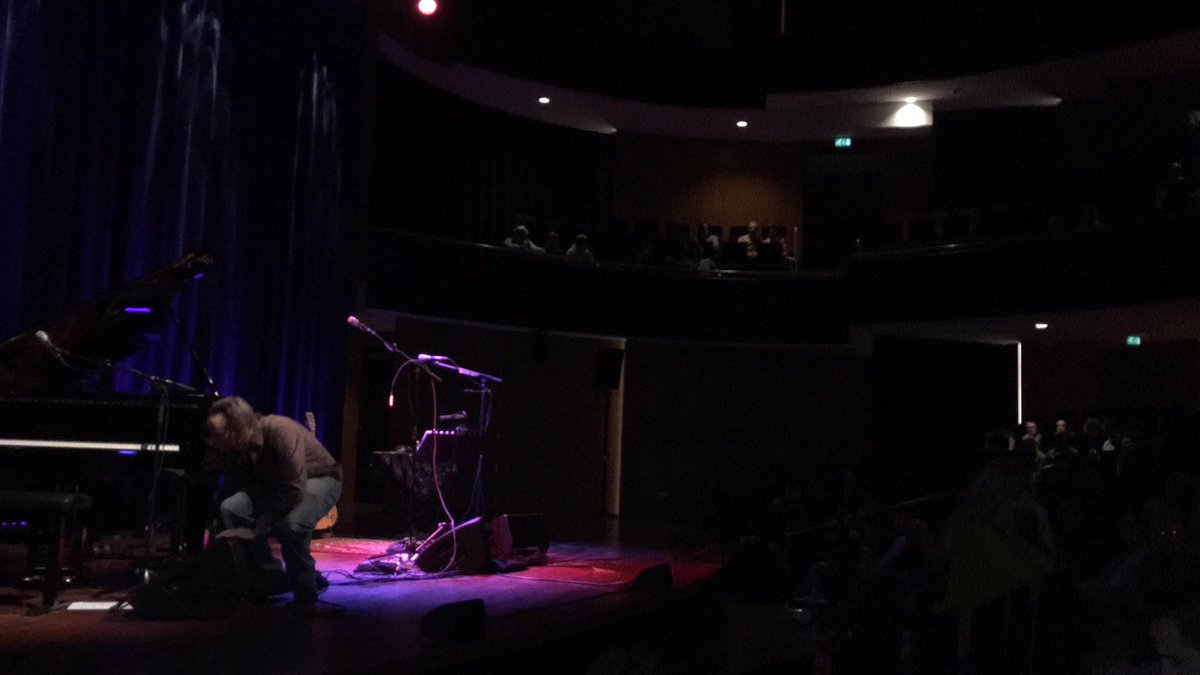 Met de zusjes Oosterom bij <a href="/overtherhine/">Over the Rhine</a> in <a href="/TiVre_Utrecht/">TivoliVredenburg</a> ✌🏼🎈