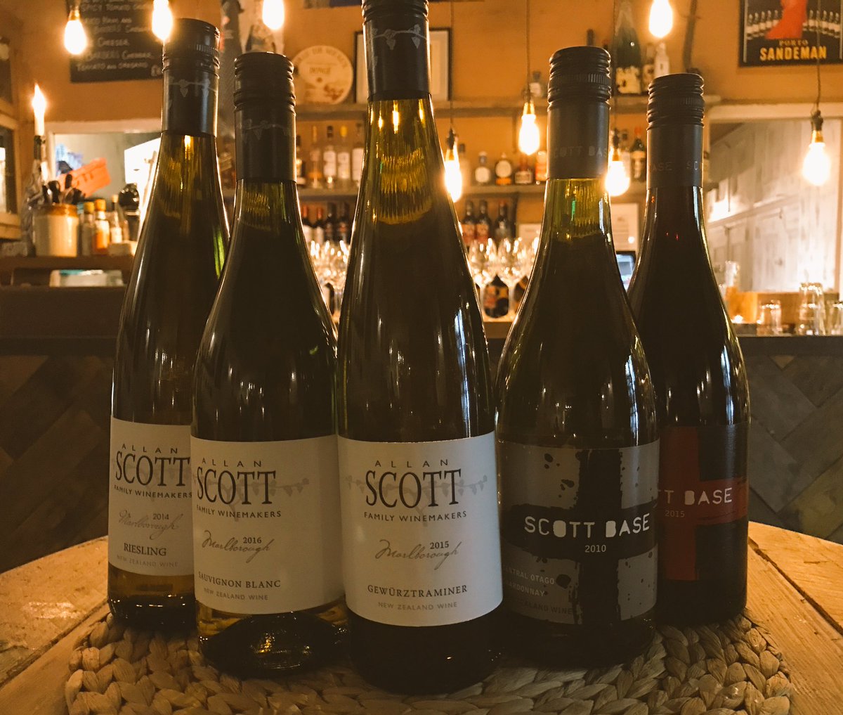 What a line up tonight <a href="/BodegaWickLane/">Bodega</a> We are putting on a show tonight for <a href="/allanscottwines/">Allan Scott Wines</a> <a href="/FineWinesCardif/">Fine Wines Direct UK</a> With a little help from CF 🍷
