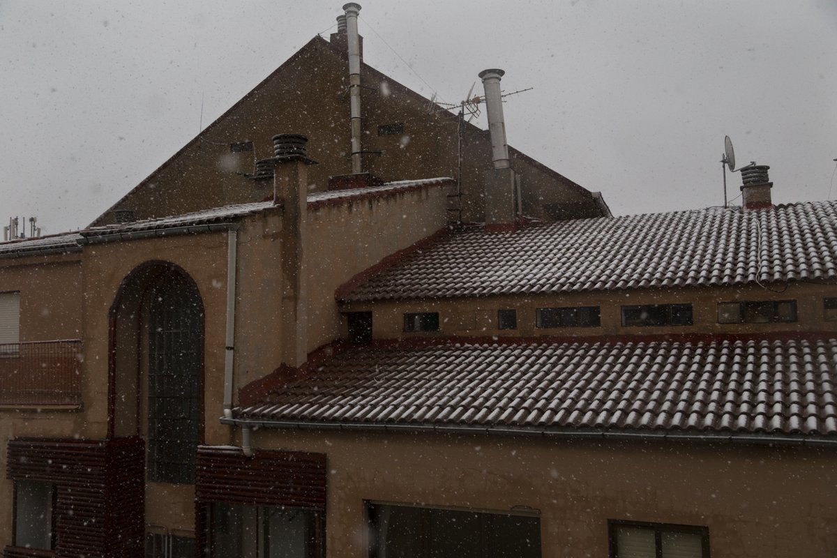Soria Capital,18:00h d la tarde, nieve en el comienzo de la primavera!! <a href="/tiempobrasero/">Tutiempo</a> tomémonos el cambio climático enserio....está pasando