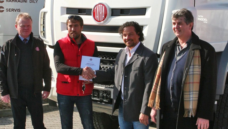 TISÍCÍ TATRA PHOENIX BYLA SLAVNOSTNĚ PŘEDÁNA NOVÉMU MAJITELI
tatra.cz/o-spolecnosti/…