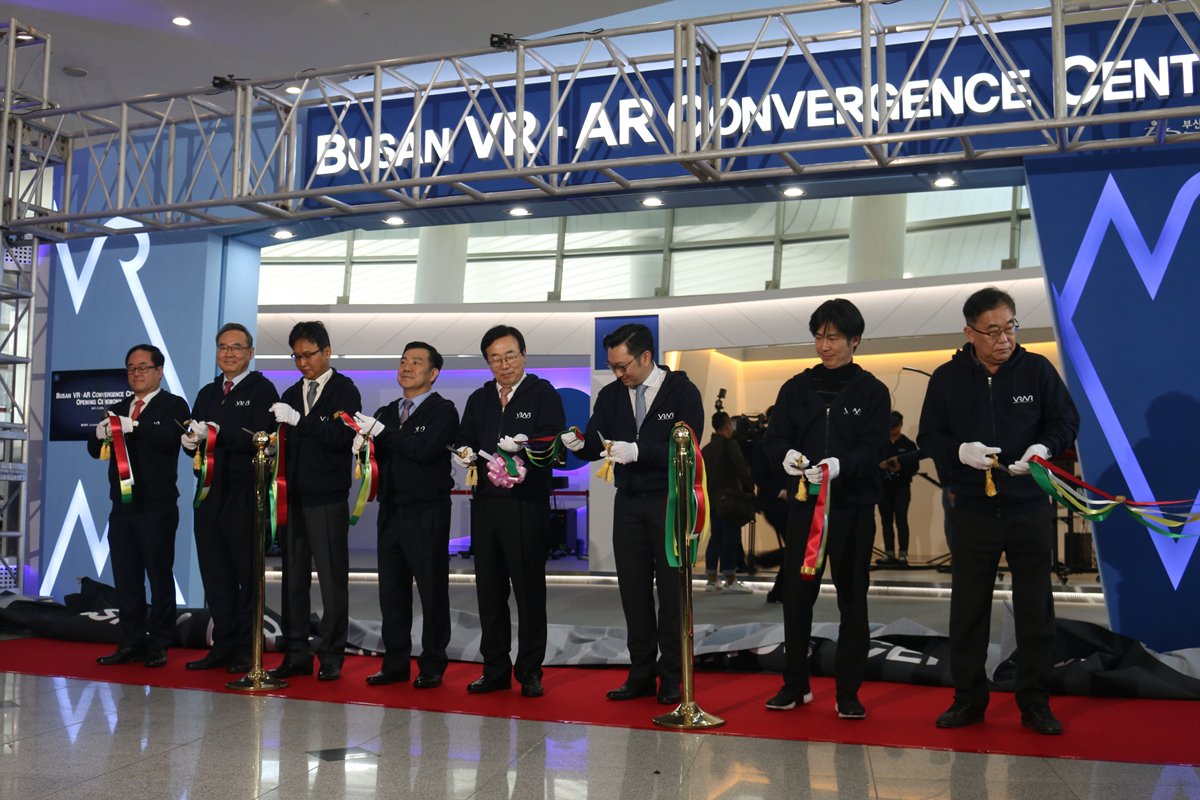 noitomocap's tweet photo. #Busan VR - AR Convergence Center Opening Ceremony: #ProjectAliceVR bringing "Out of Home" #VR to the masses https://t.co/t0owotOdXK https://t.co/h86mOY2f4t