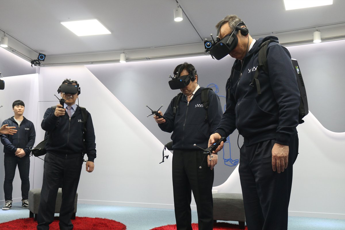 noitomocap's tweet photo. #Busan VR - AR Convergence Center Opening Ceremony: #ProjectAliceVR bringing "Out of Home" #VR to the masses https://t.co/t0owotOdXK https://t.co/h86mOY2f4t