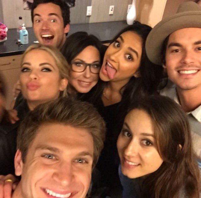 PLL_stan's tweet photo. I love seeing you smile :) https://t.co/4ZyrKw4FEG