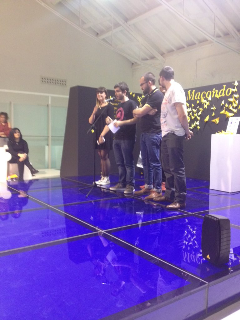 cramos275's tweet photo. Entregada de premios a los finalistas de #altercadoslam. https://t.co/yeBxA1gk02