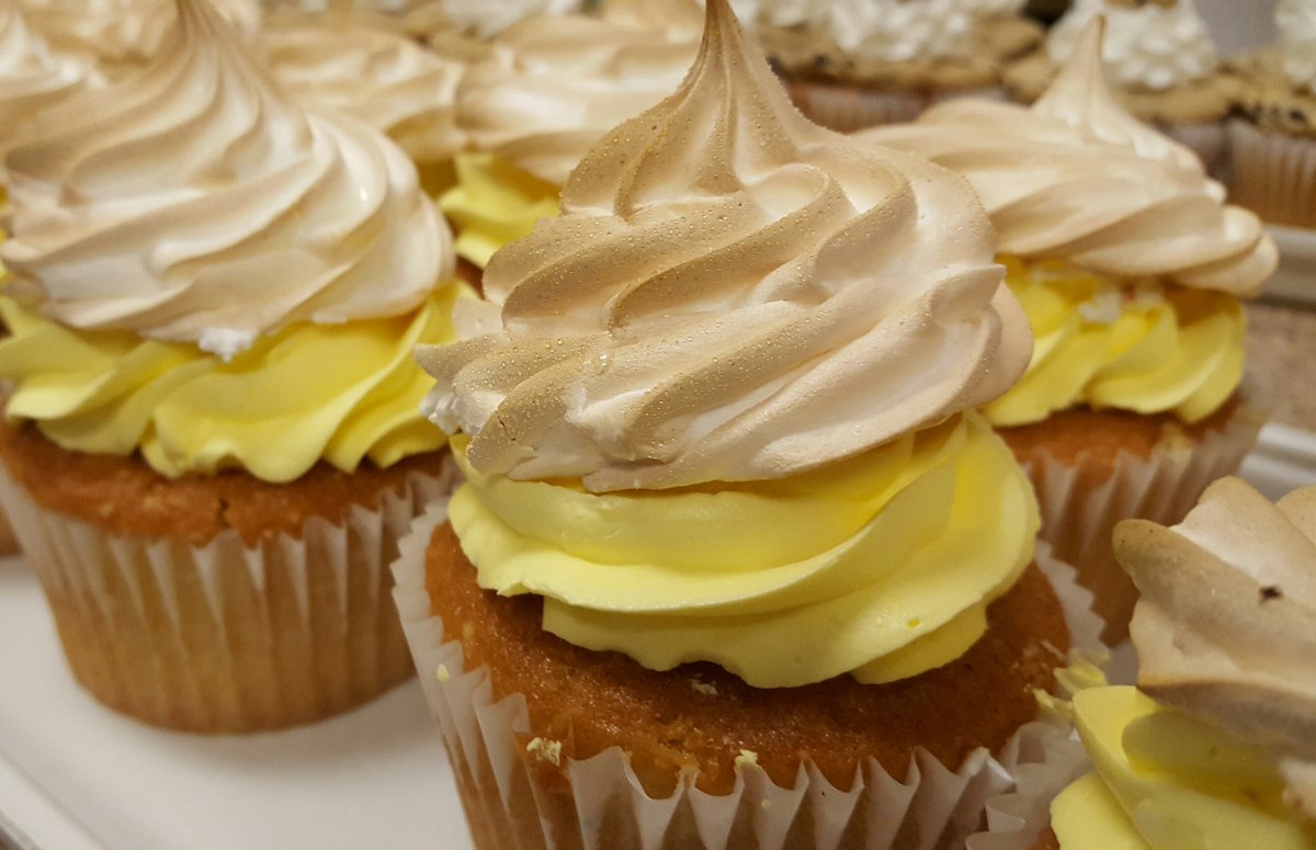 BillyBurgerWC's tweet photo. Come get the Best lemon Cupcake on the planet at Billy Burger Morgantown #cupcake #bakery #foodnetwork #billyburgerandbakery https://t.co/UQ3j4cPGwy