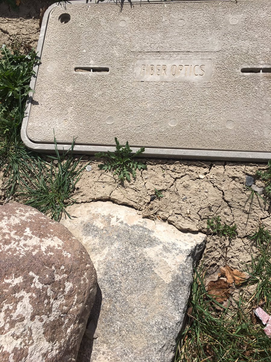 Kahrnij's tweet photo. Guess who got a fiber appointment? Phone line 8mbs to 1000/1000 up & the box is behind my house. April 4th🔥Time to really grind #halfassing https://t.co/3uud1JgG26