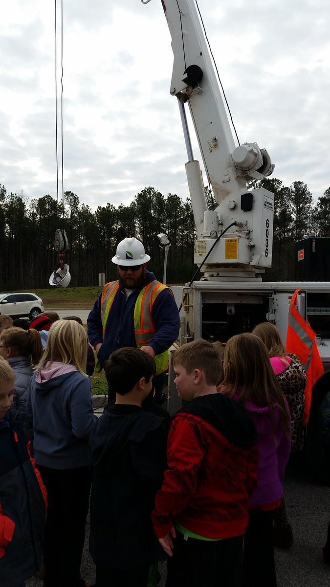 mrsbaileyNHE's tweet photo. Careers on Wheels was so much fun! #nhebrightknights https://t.co/O5lRTXBHqi