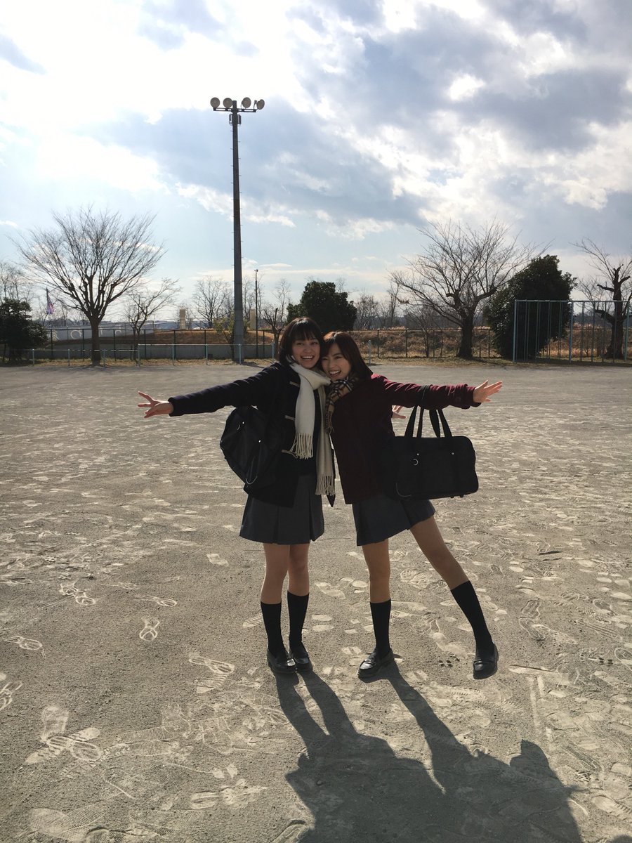 kuzunohonkai011's tweet photo. 花火と絵鳩のオフショットをお届け📷
このあと深夜２時３５分〜（26:35〜）
第10話地上波放送です😊
視聴可能な皆さま✨スタンバイお願いします♪
#クズの本懐　#吉本実憂 　#池上紗理依 https://t.co/W6XKlao6T7