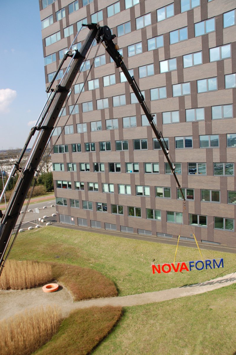Novaform_EU's tweet photo. Dat Novaform tegenwoordig op het Flight Forum in Eindhoven zit is vanaf vandaag ook vanuit de aanvliegroutes te zien ;-) https://t.co/Agigpagdt2