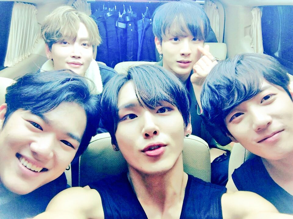 Producer Hy Sur Twitter B I G 韓国カムバックで人気急上昇のb I G が5人体制で日本カムバック 4 28 30ライブ 1 ２ ３and５ 開催のお知らせ チケットオープン日程 Fc先行 4 5 00 一般販売 4 7 00 T Co Jyvze4aj1d T Co Cw8ed2jrdw