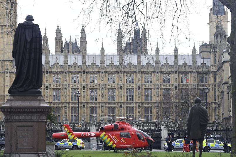 🔴 EN DIRECT / VIDEO - Le Parlement britannique évacué  #Londres #Westminster ➡️ bit.ly/2nJGsV2