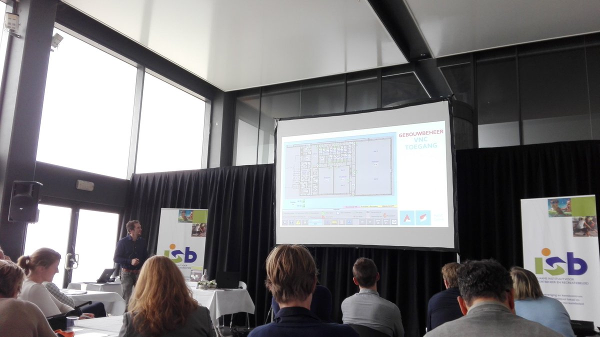 GANTNERbnl_uk's tweet photo. Sven van Keymeulen op het #isbcongres over het #Recreatex  #gebouwenbeheersysteem in Sporthal Schotte https://t.co/MOREStw0NL