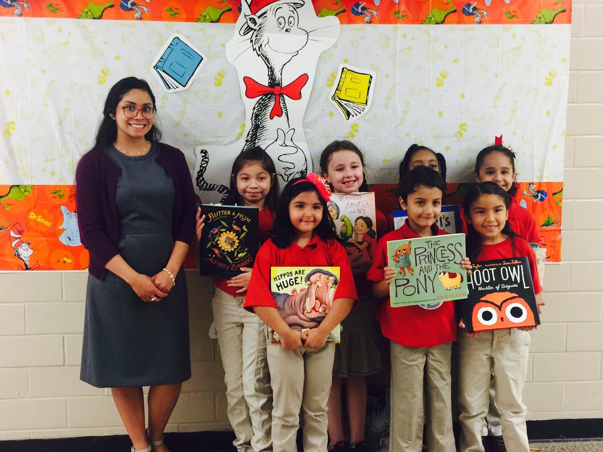 SuttonES_HISD's tweet image. Best of luck to our K-2 Name That Book team!!! 📚#teamwork #SuttonRocks @HoustonISD @WeTeachHISD @MolinaMmolina1