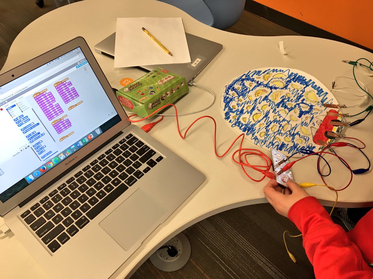 ExploreCentral's tweet photo. 4th graders coding with @scratch and creating their @makeymakey musical instruments! #explorecentral https://t.co/ketF1DwKOq