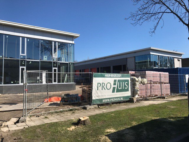 ProhuisBV's tweet photo. #bouw #bedrijfsruimte #kantoorruimte aan de Edisonstraat #OudBeijerland. Nog enkele units beschikbaar, koop en huur. j.vanderpas@prohuis.nl https://t.co/0TFCi78AYw