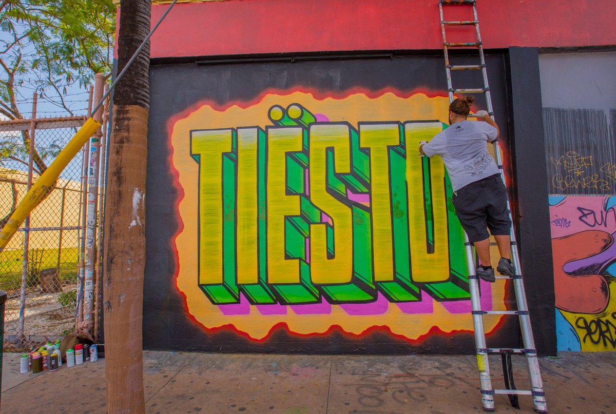 #Miami! My 1st pop-up opens today! I'll be doing daily contests to celebrate. <a href="/Shazam/">Shazam</a> the murals by Panther Coffee &amp; on Collins Ave to enter